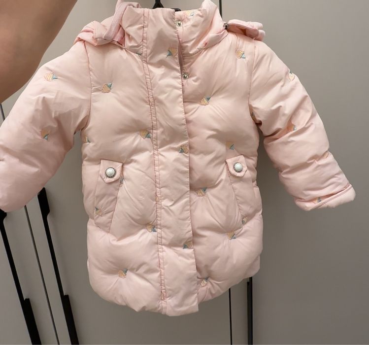 Продам зимнюю куртку на девочку