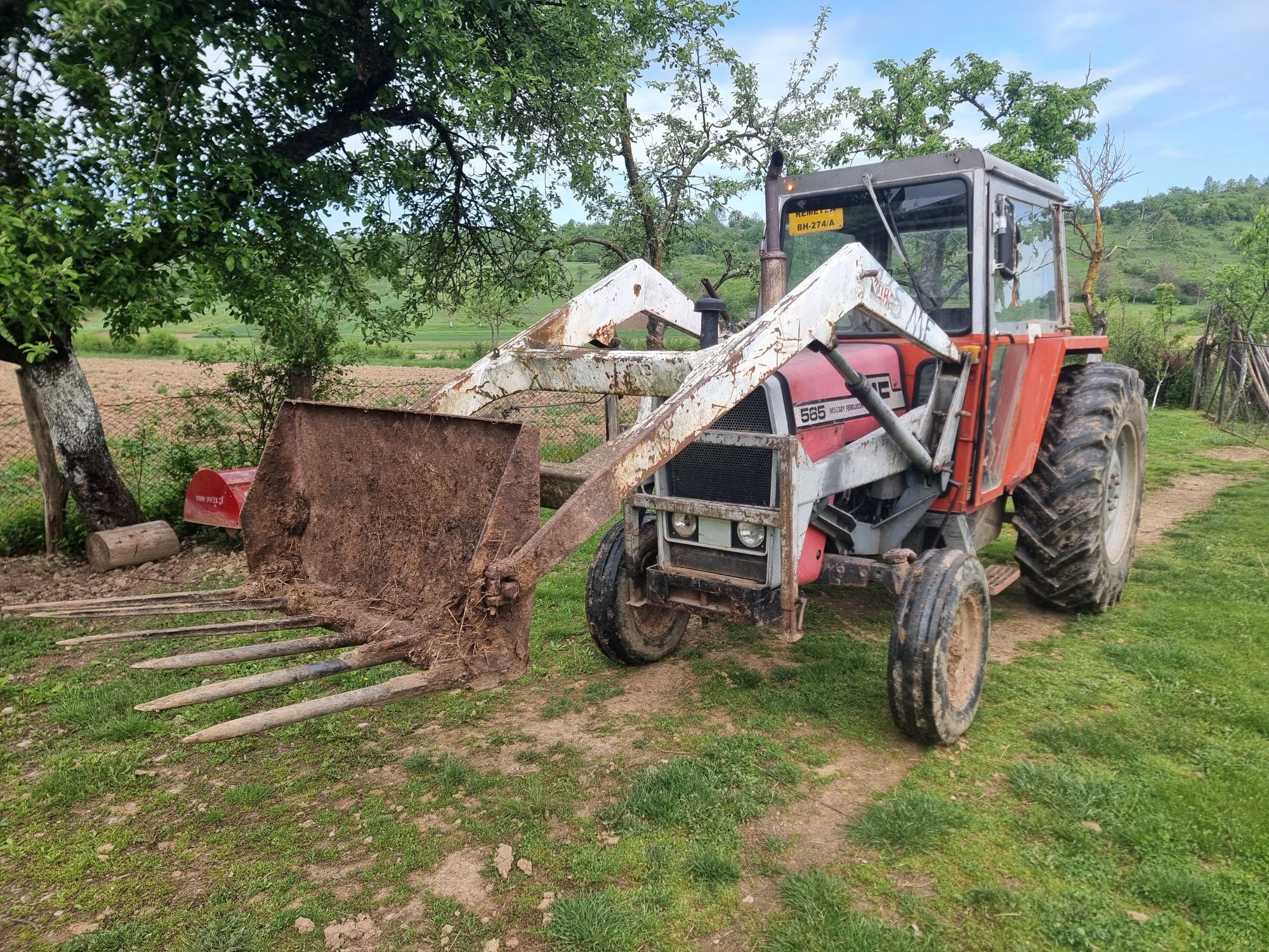 Massey ferguson 565 cu incarcator frontal