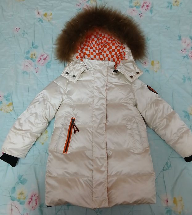Продам пуховик на девочку