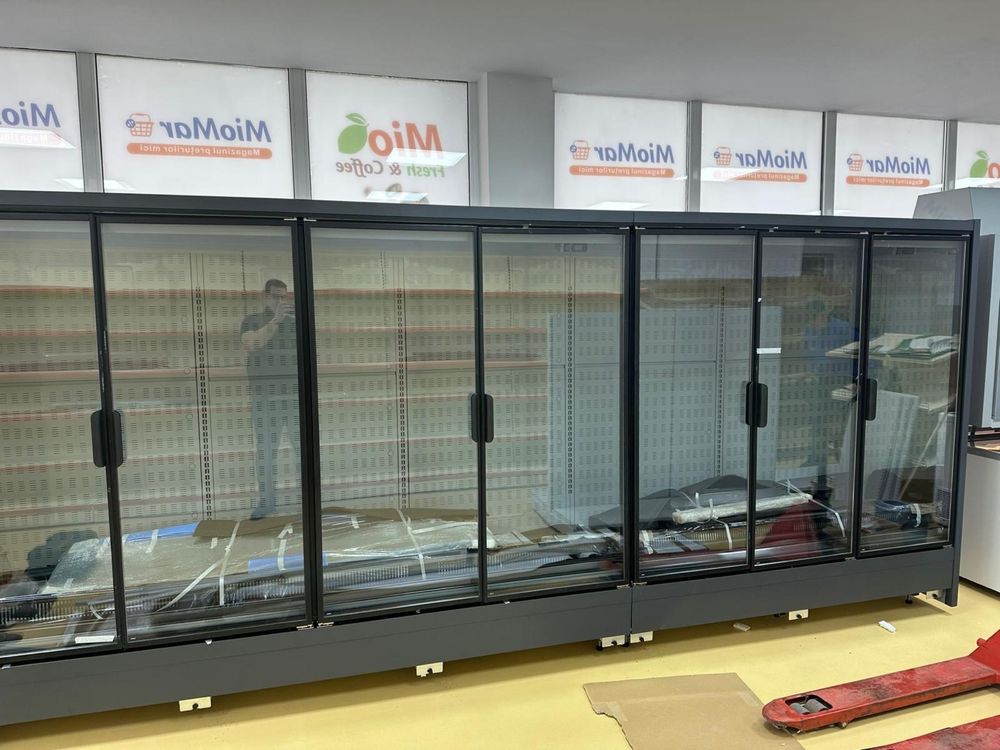 Vitrine verticale cu agregat extern / NOU