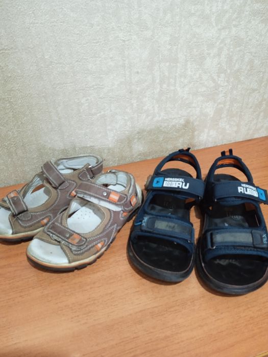Продам недорого детскую обувь раз 30-33.Район Прохладной