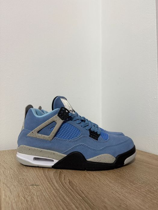 Jordan Retro 4 University Blue
