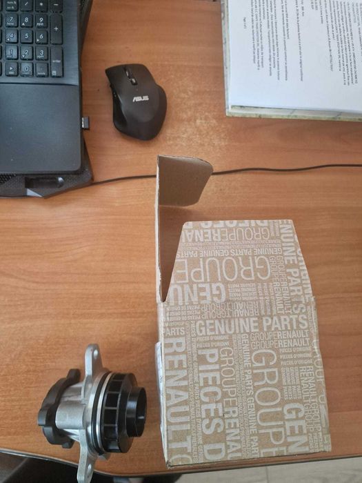 Vand pompa de apa originala Renault (cod 210101687R)