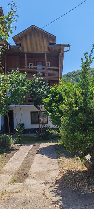 Casă de vânzare în Comuna Bezdead, Jud. Dâmbovița, Pucioasa