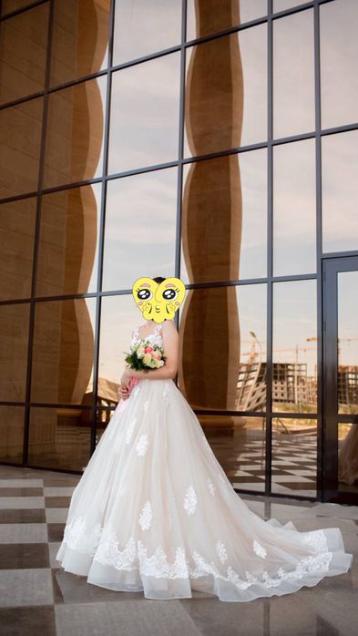 Той көйлегі сатылады!