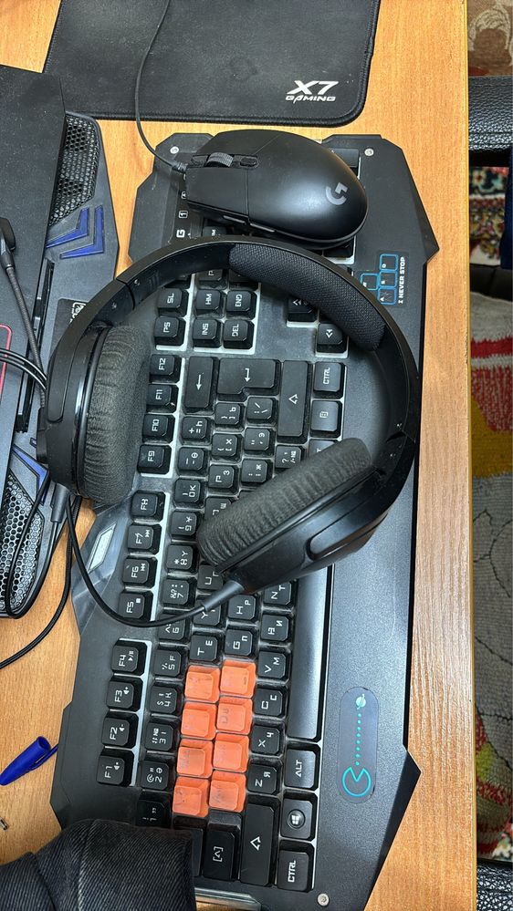 Hyperx stinger,logitech g102,bloody