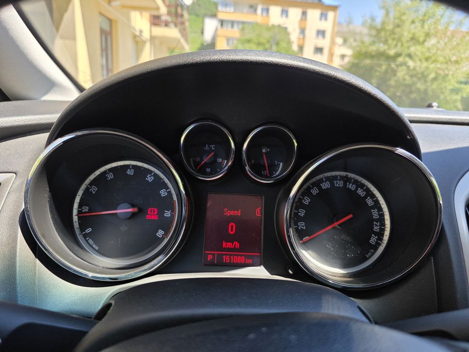 Opel Astra J 2012