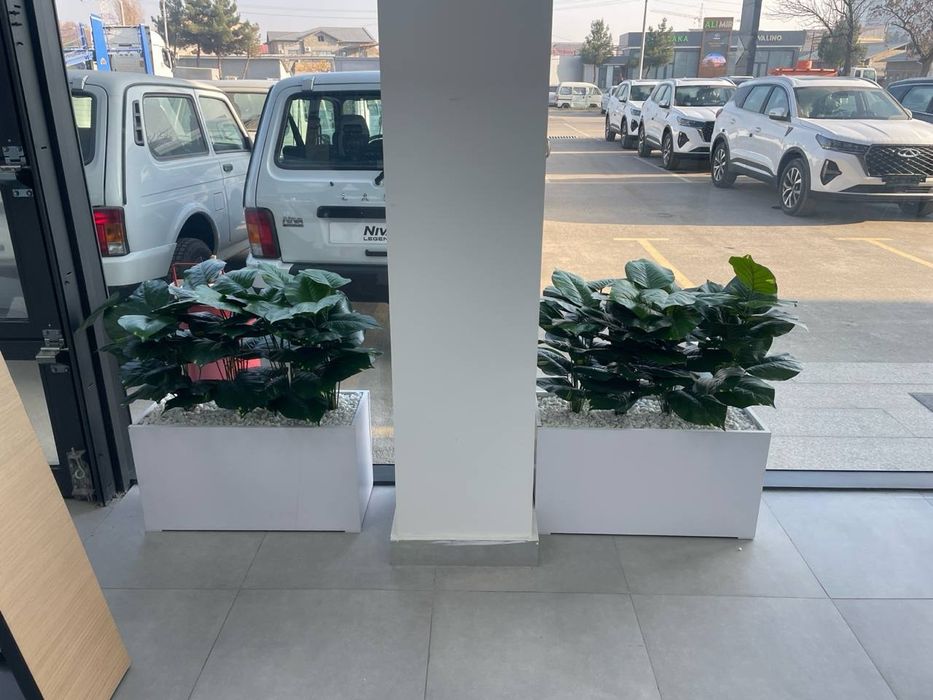 Кашпо МДФ с цветами