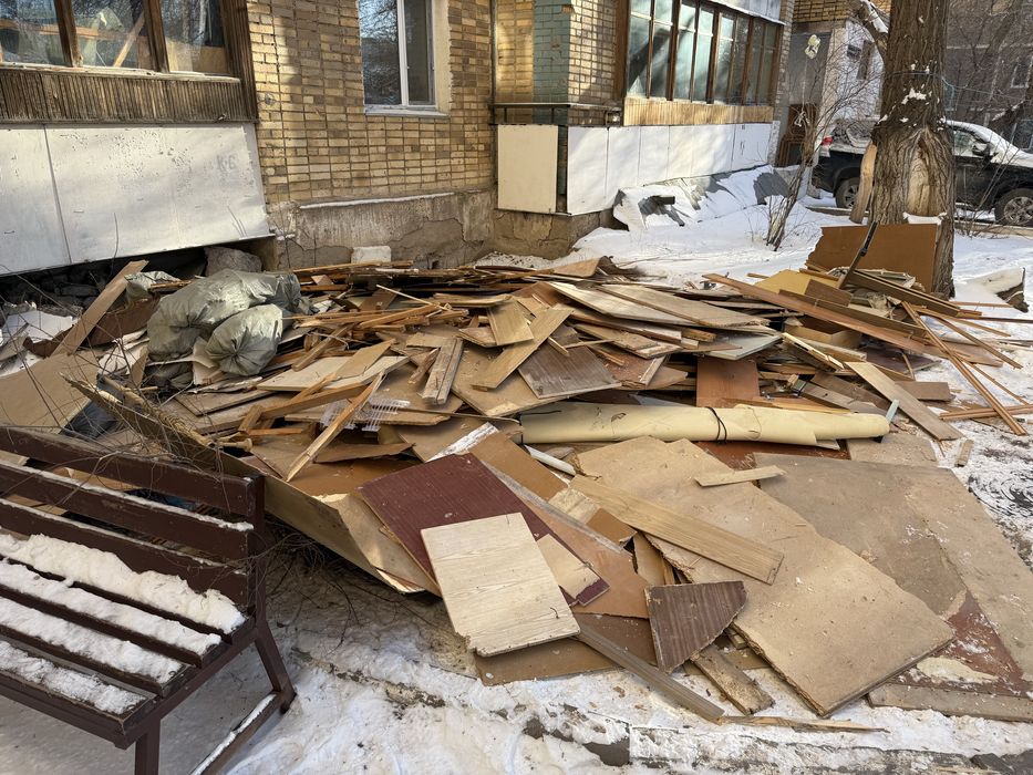 Дрова, доски самовывоз Юго-Восток бесплатно