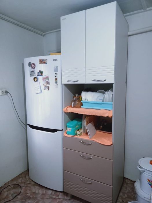 Продам шкаф. Ламинат белорусь