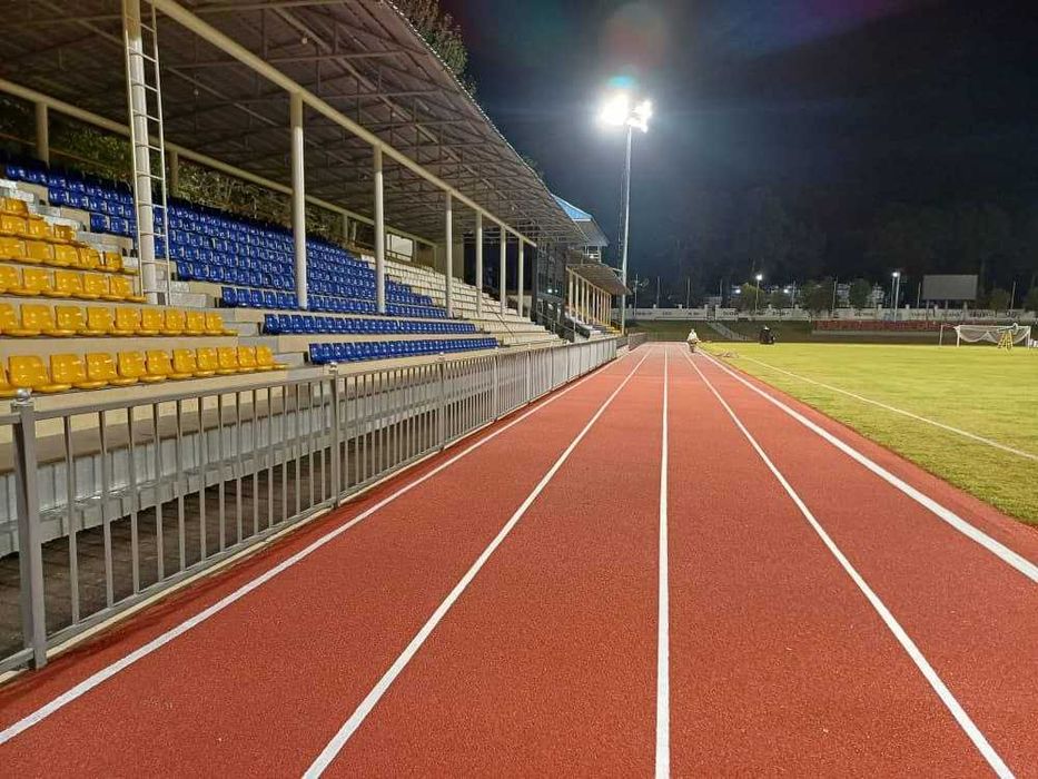 Клей для базового слоя (подложки) покрытия из резиновой крошки