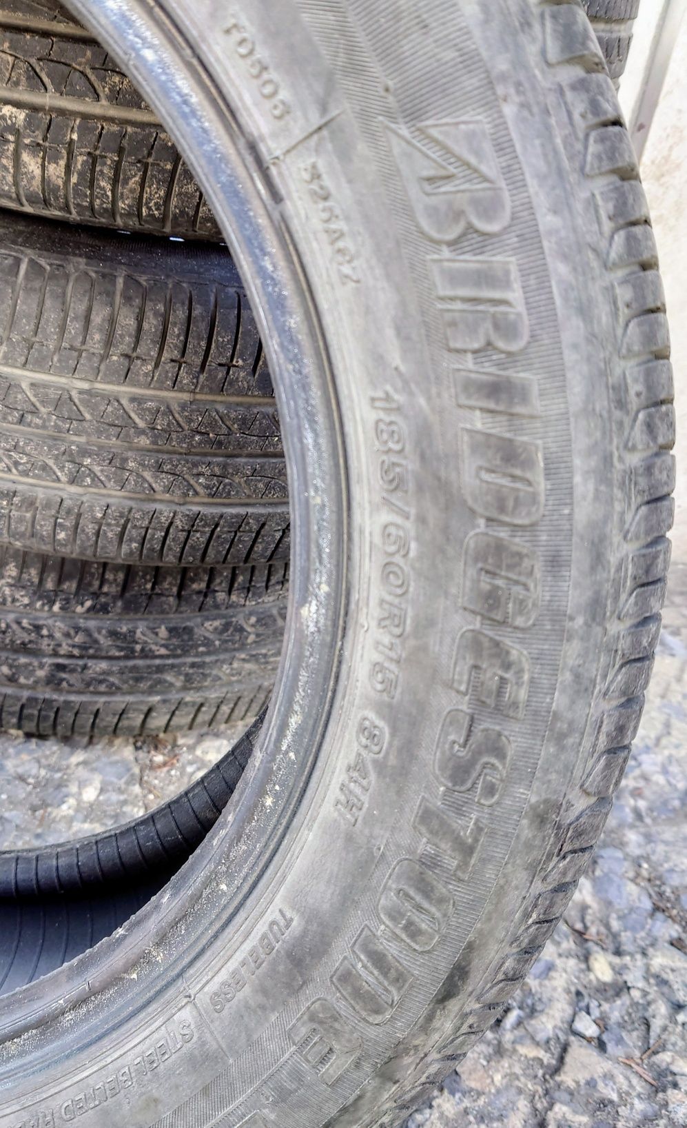 Bridgestone  4 бр. M + S гуми 185/60R15 - 9 лв за бр. Made in Japan.