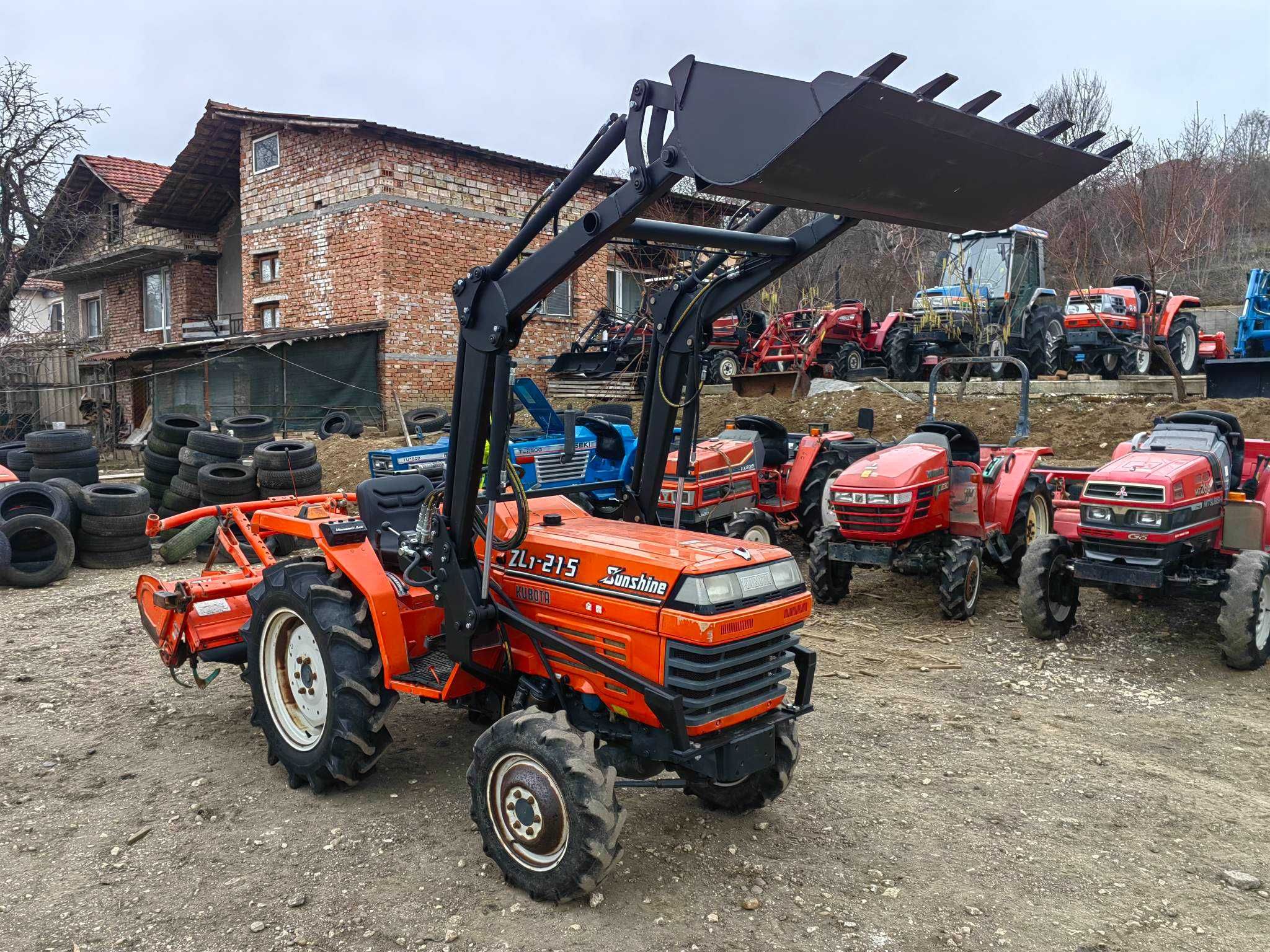 Челен товарач KUBOTA L1-215 4x4