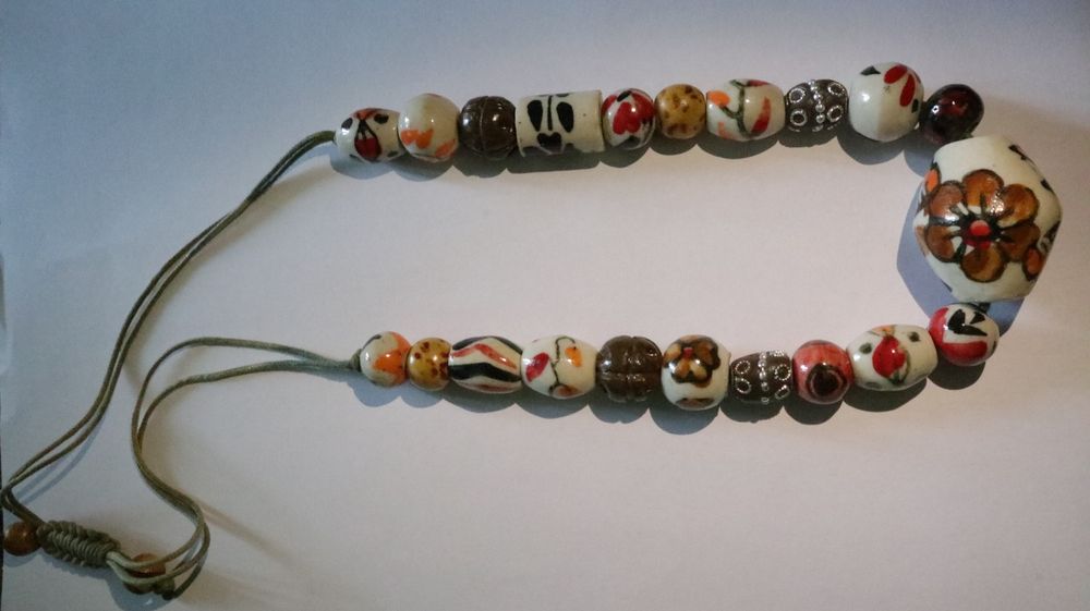 Colier din ceramică