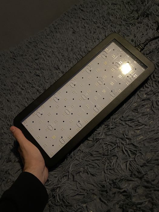 Led grow light lampa ultraviolet perfecta pentru cresterea platelor