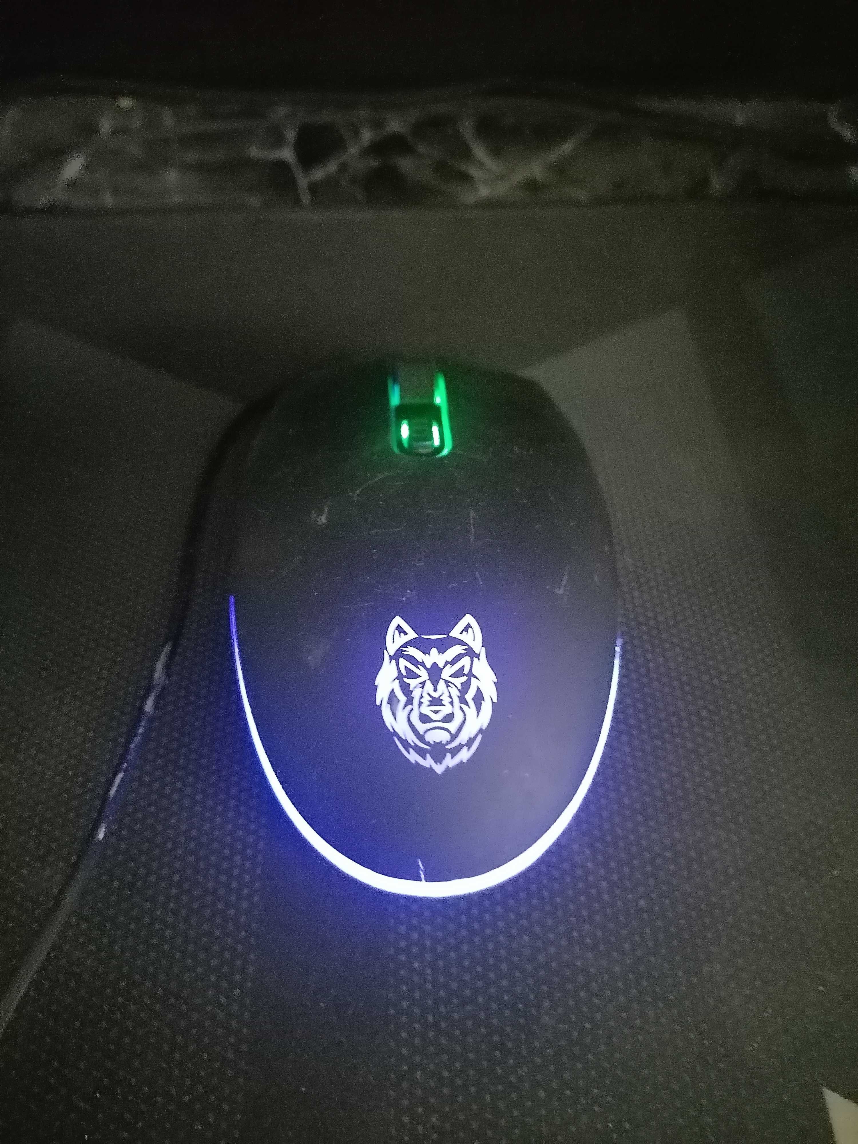 Tastatura și mouse gaming