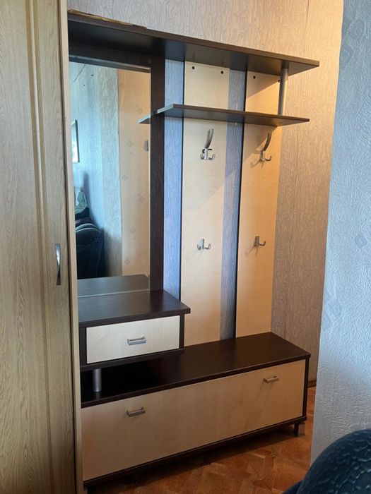 Продаю прихожую торг