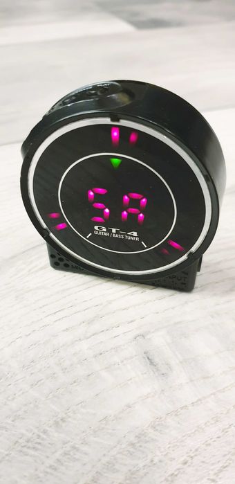 Acordor digital chitara si bass Korg GT-4