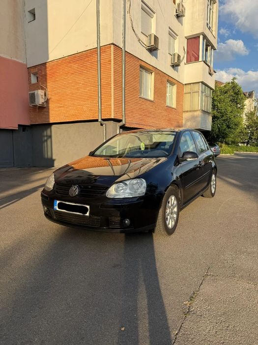Volkswagen Golf Impecabila, accept orice test, ideal pentru oraș și drumuri lungi.