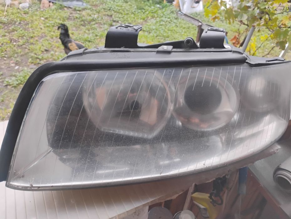 Far stânga Audi A4 B6