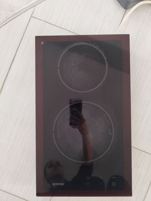 Керамичен плот (готварска печка)