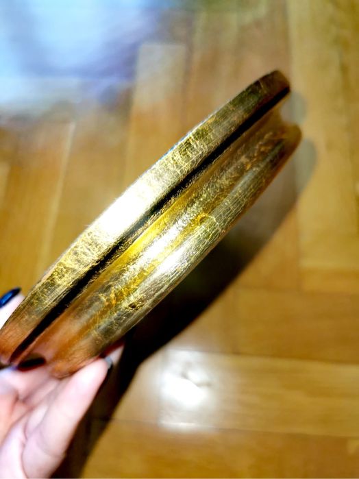 Еротична  картина графика на жена с чадър в златна рамка  чернобяла