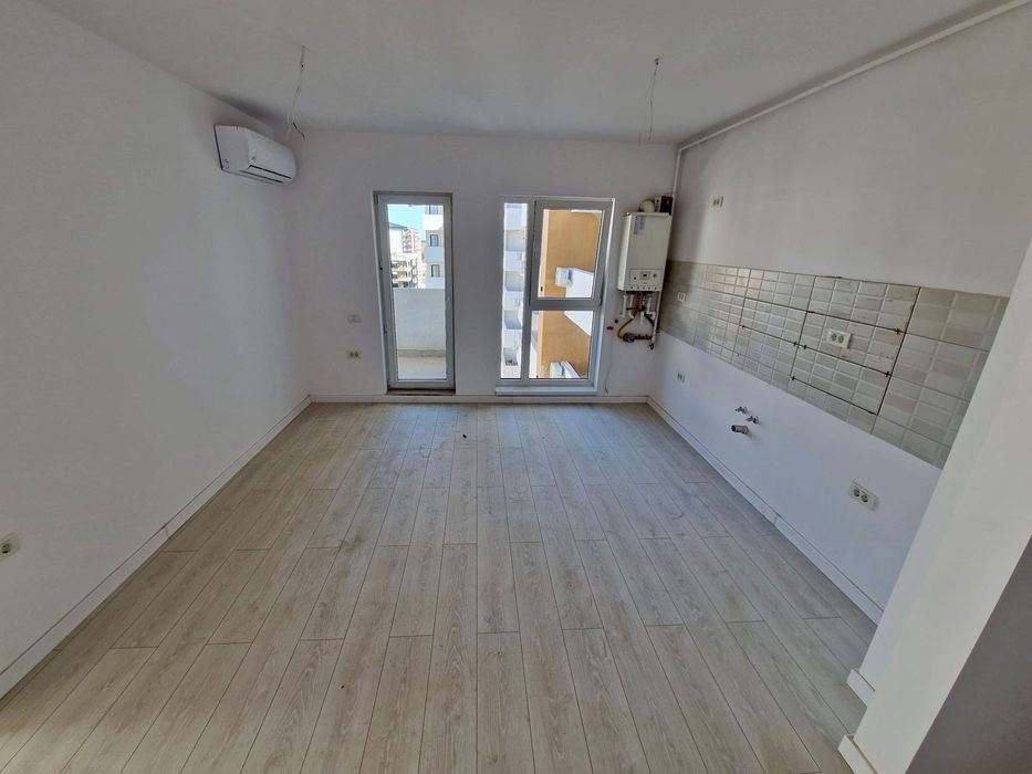 Închiriez apartament tip studio, 42 mp, 300m metrou