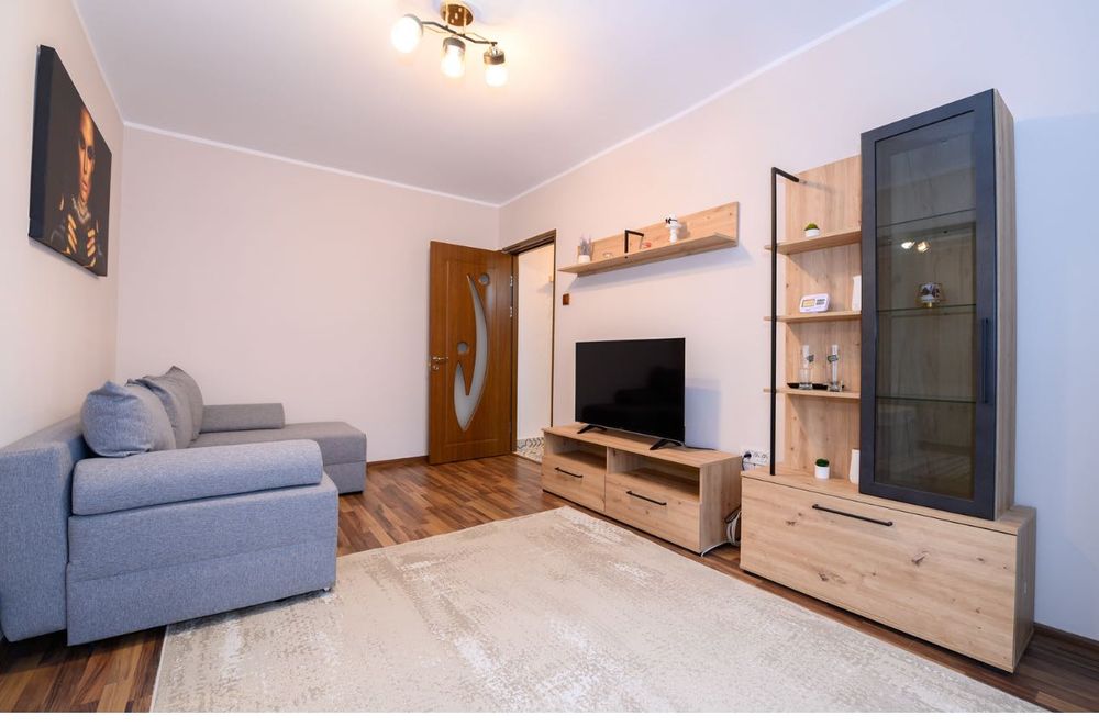 Apartament 2 camere, Casa de Cultură – 41 mp, etaj 3/4.