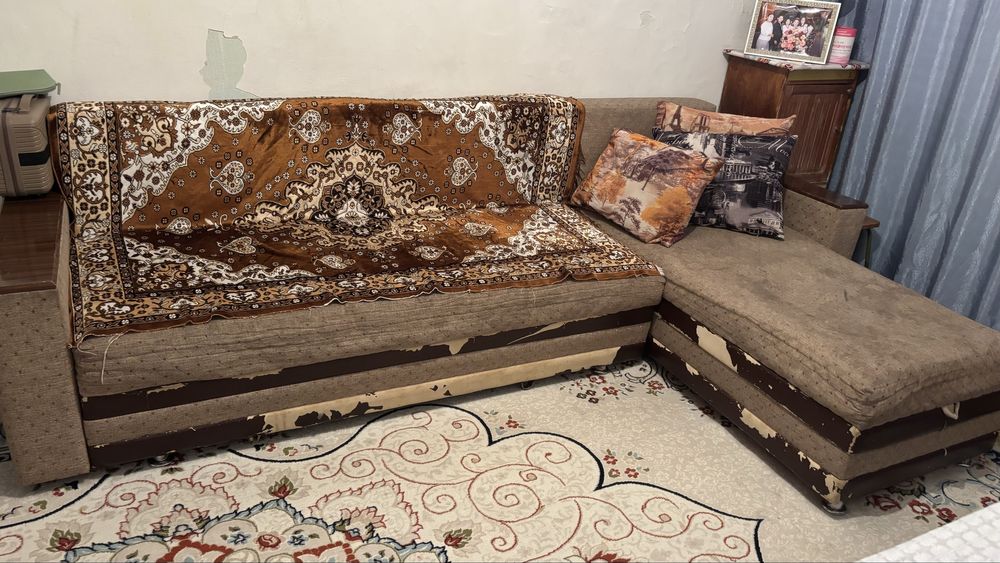 Диван угловой хорошем состаяний