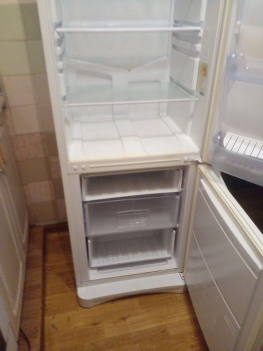 Продам б/у холодильник