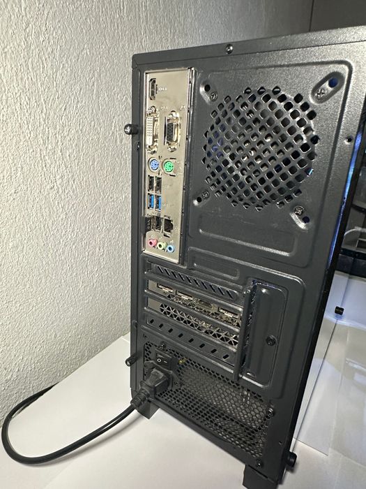 Геймърски компютър i3-10105F / GTX 1660 Super / 16GB RAM / 1TB SSD