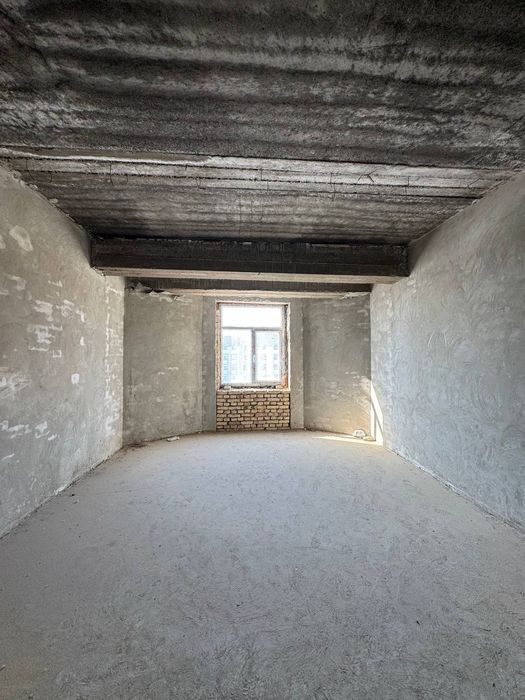 3 xonali kvartira sotiladi