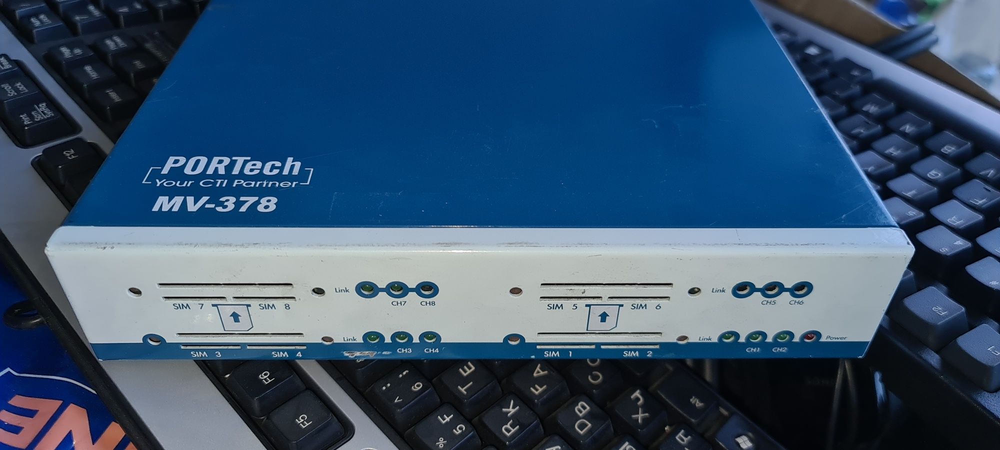 VoIP GSM шлюз
PORTech MV-378 VoIP GSM/CDMA/UMTS шлюз