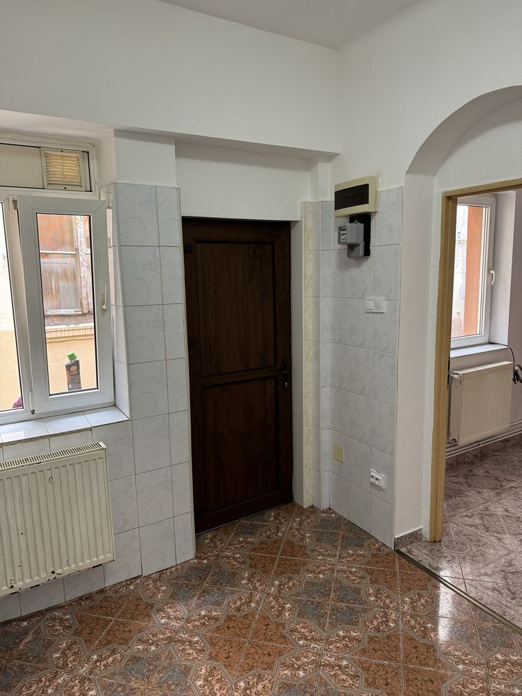 Vând apartament 2 camere Gara de nord/Grivita/Piața Victoriei