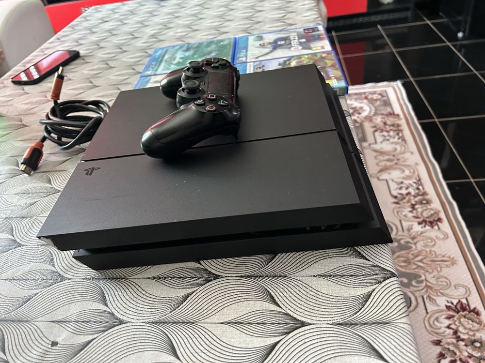 Playstation ps 4 с 4 дискови игри