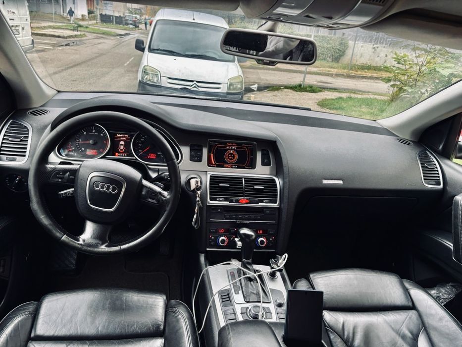 Vând Audi q7 2007