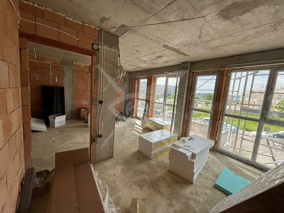 Продава се Двустаен апартамент в Варна, Кайсиева градина - 60 кв.м за 1159 €/кв.м - Снимка #2