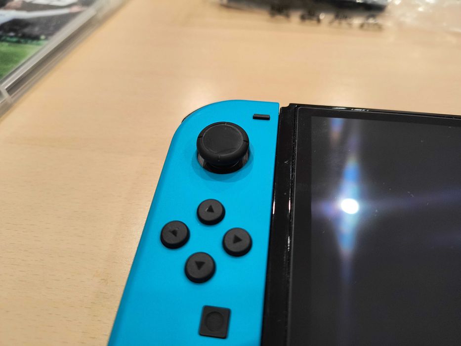 Nintendo switch oled почти нова + игри