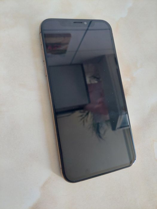 [Xs] Vând Apple iPhone Xs Gold impecabil dar care nu primește curent !