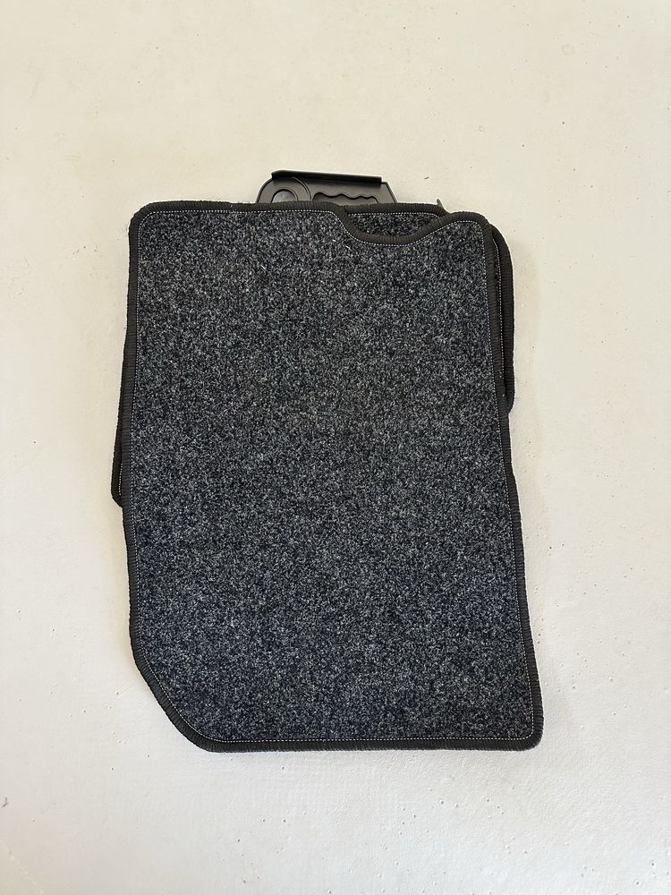Presuri covorase Suzuki Vitara 2015- material