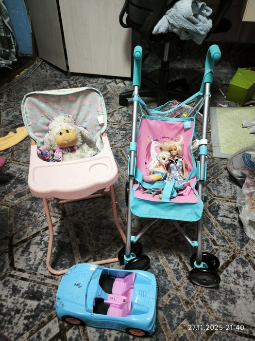 Коляска и стульчик для кормления. Цена за всё