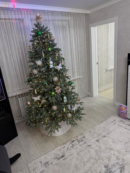 Продам Ëлку 2,10