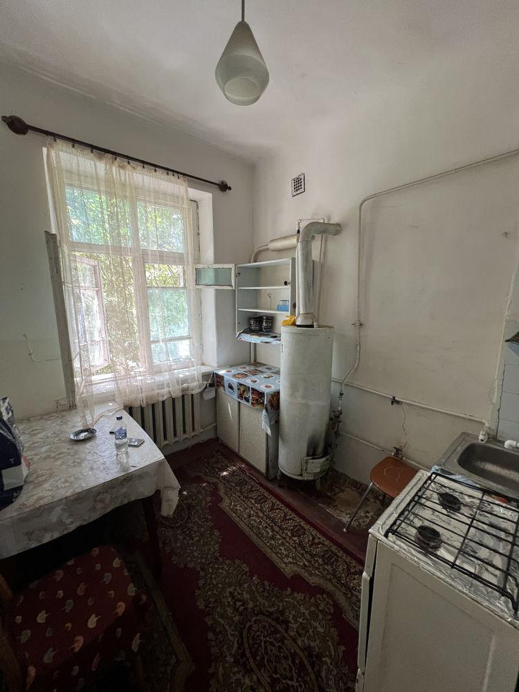 Продается 1 ком квартира в центре Чирчика