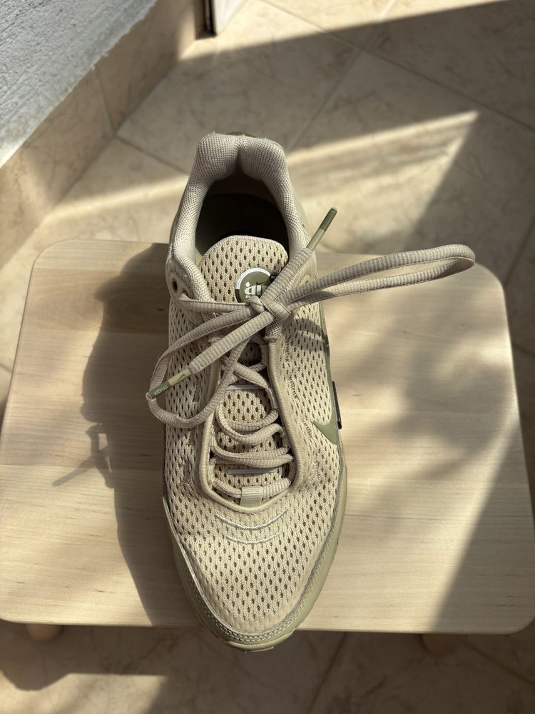 Чисто нови спортни маратонки Nike