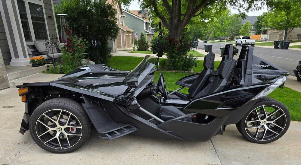 Polaris Slingshot motor 2400cm 2 locuri adus america