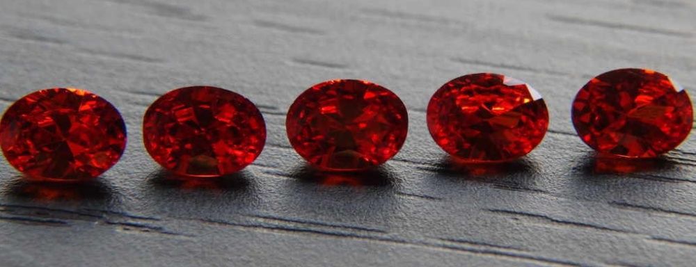 Естествени сапфири и рубини