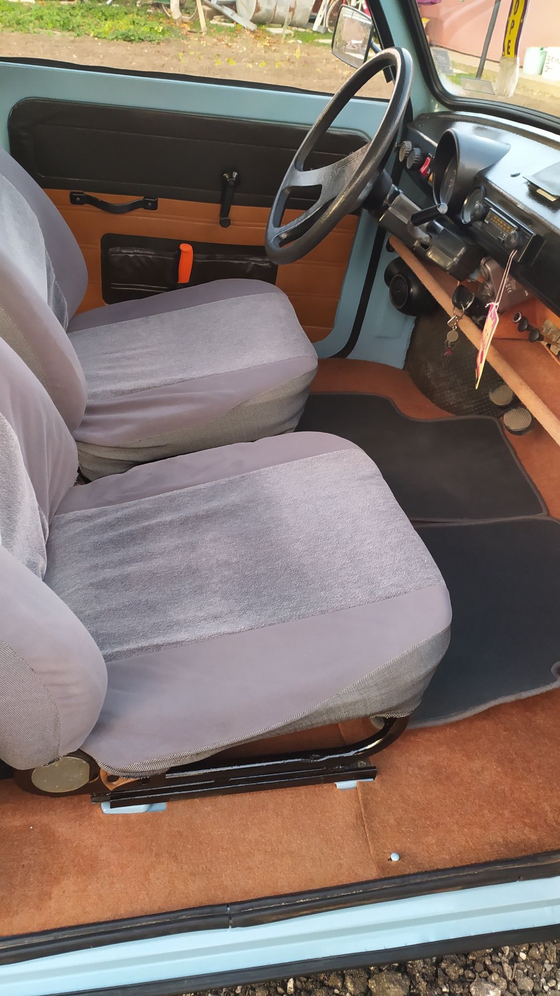 Продавам Трабант 601
