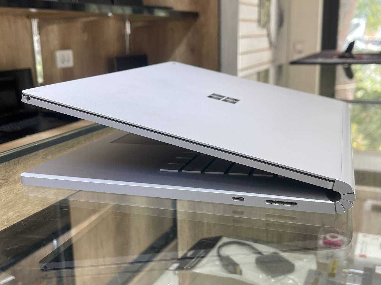 Microsoft Surface book 3 CORE i7-1065G7 GTX 1660Ti 6gb ram 32 ssd 2T