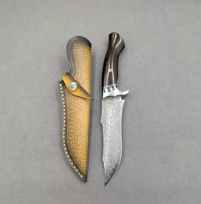 Cutit japonez Komodo Skin, lama Damasc 67 straturi, teaca piele taur