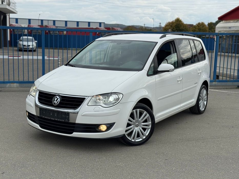 Volkswagen Touran 2.0 TDI 140 CP 7 Locuri DSG Automatic